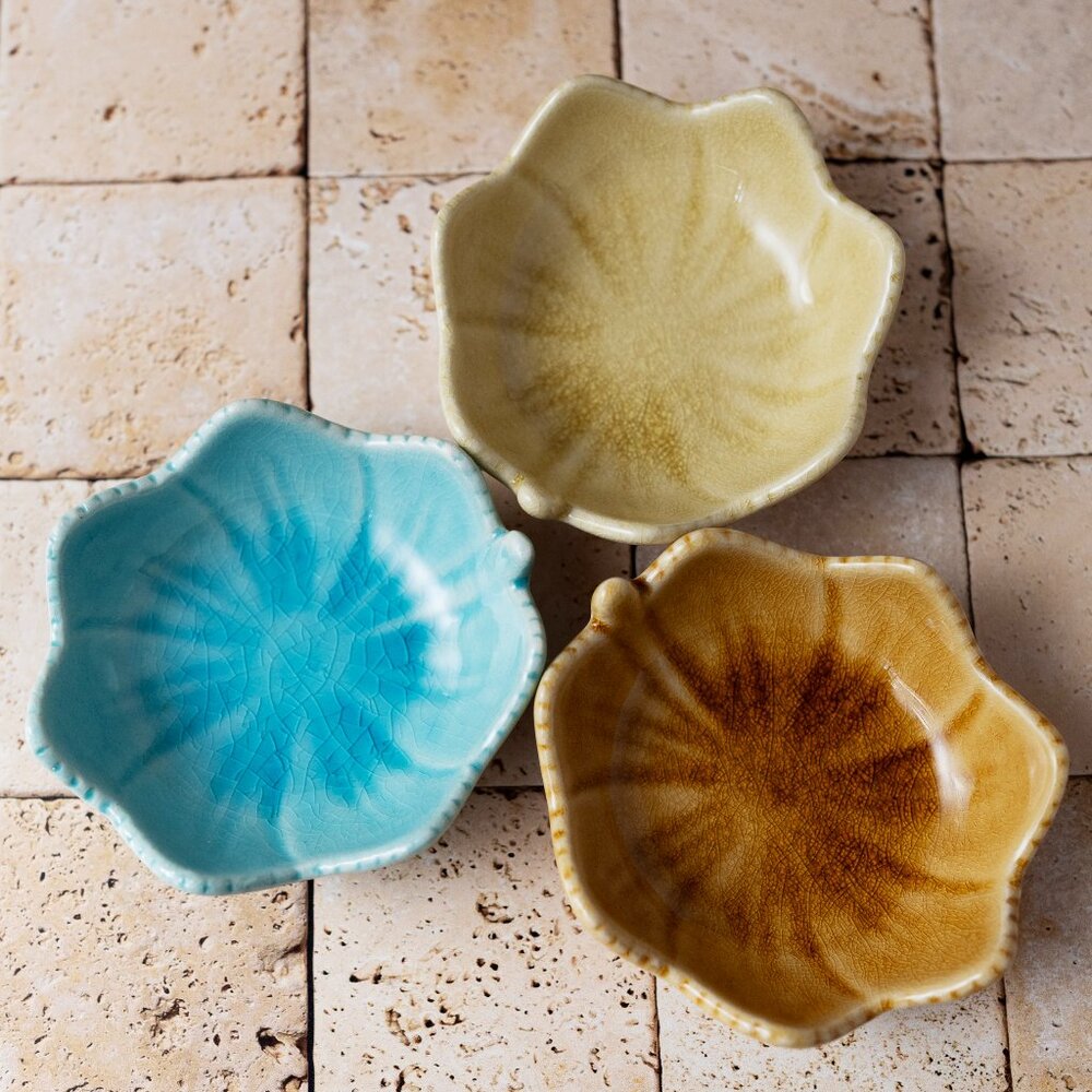 Set of 3 ceramic leaf shaped dip bowls trinket dishes Nature's Home blue yellow